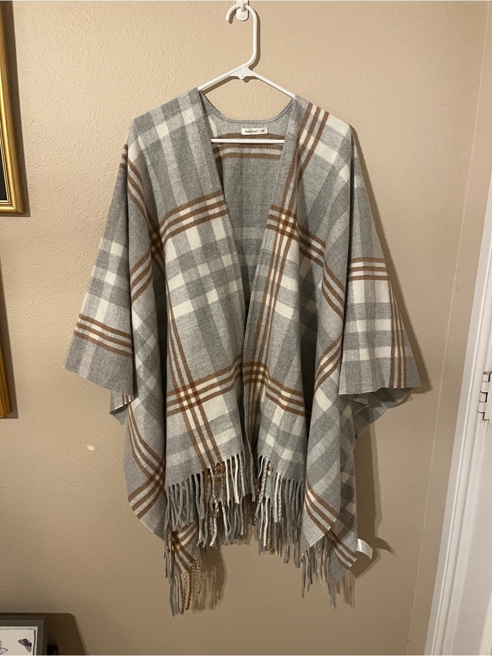 Moss Rose Women’s Great & Tan Plaid Fringed Wrap Cape - OS